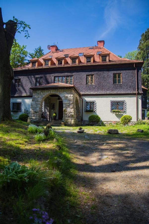 Dworek Saraswati Свєрадув-Здруй Екстер'єр фото